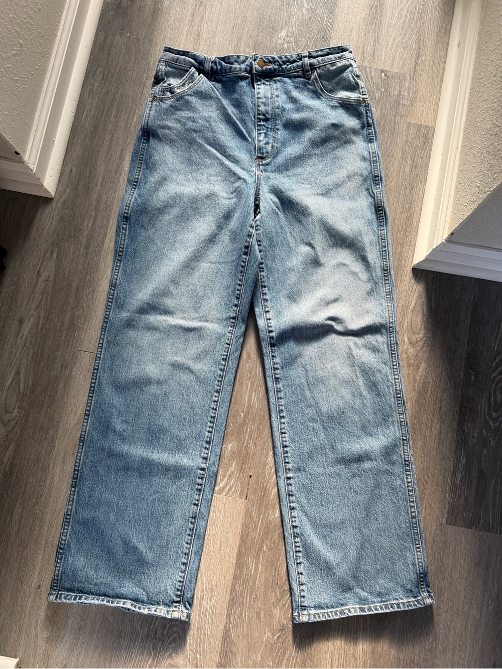 Rolla’s Wide Leg Jean